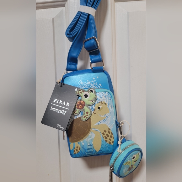Pixar Loungefly Hardtag Finding Nemo Squirt The Turtle Crossbody Bag NWT - Picture 1 of 4
